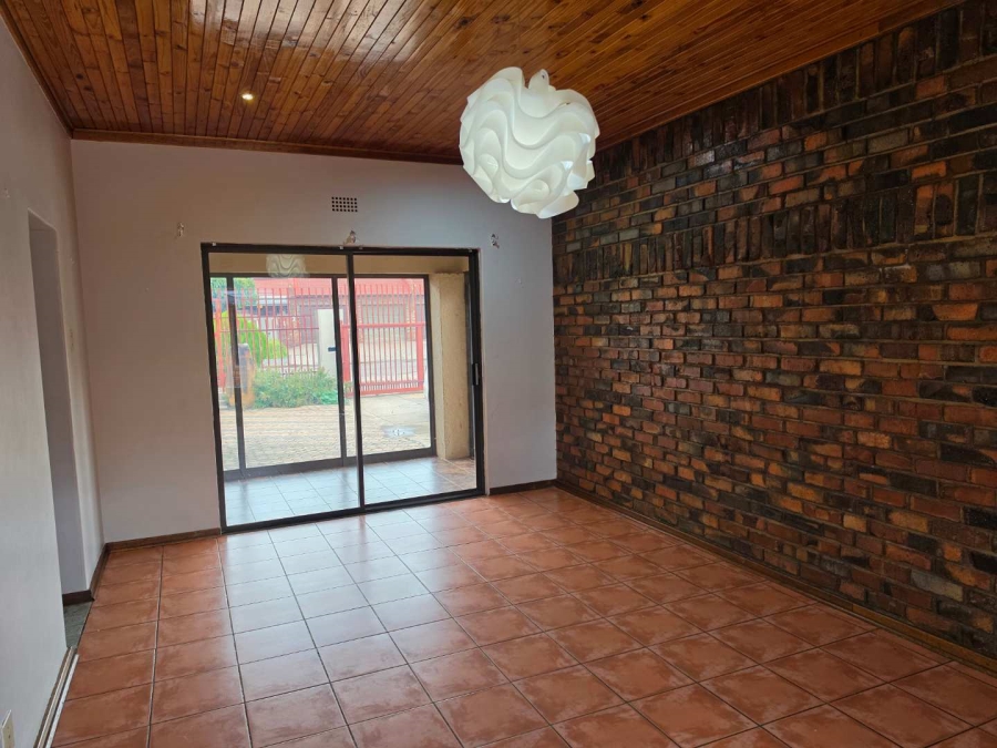 3 Bedroom Property for Sale in Rhodesdene Northern Cape